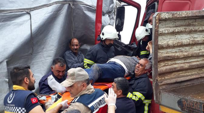 Hatayâda 2 TÄ±r kaf kafaya Ã§arpÄ±ÅtÄ±