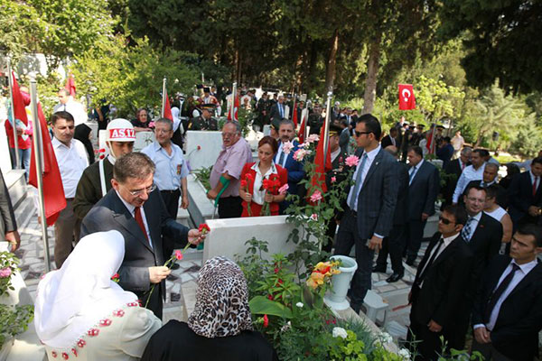 ercan-topaca-mezarlık