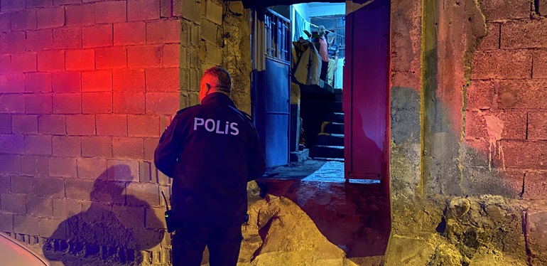 polis barbaros mahallesi saldırı gece